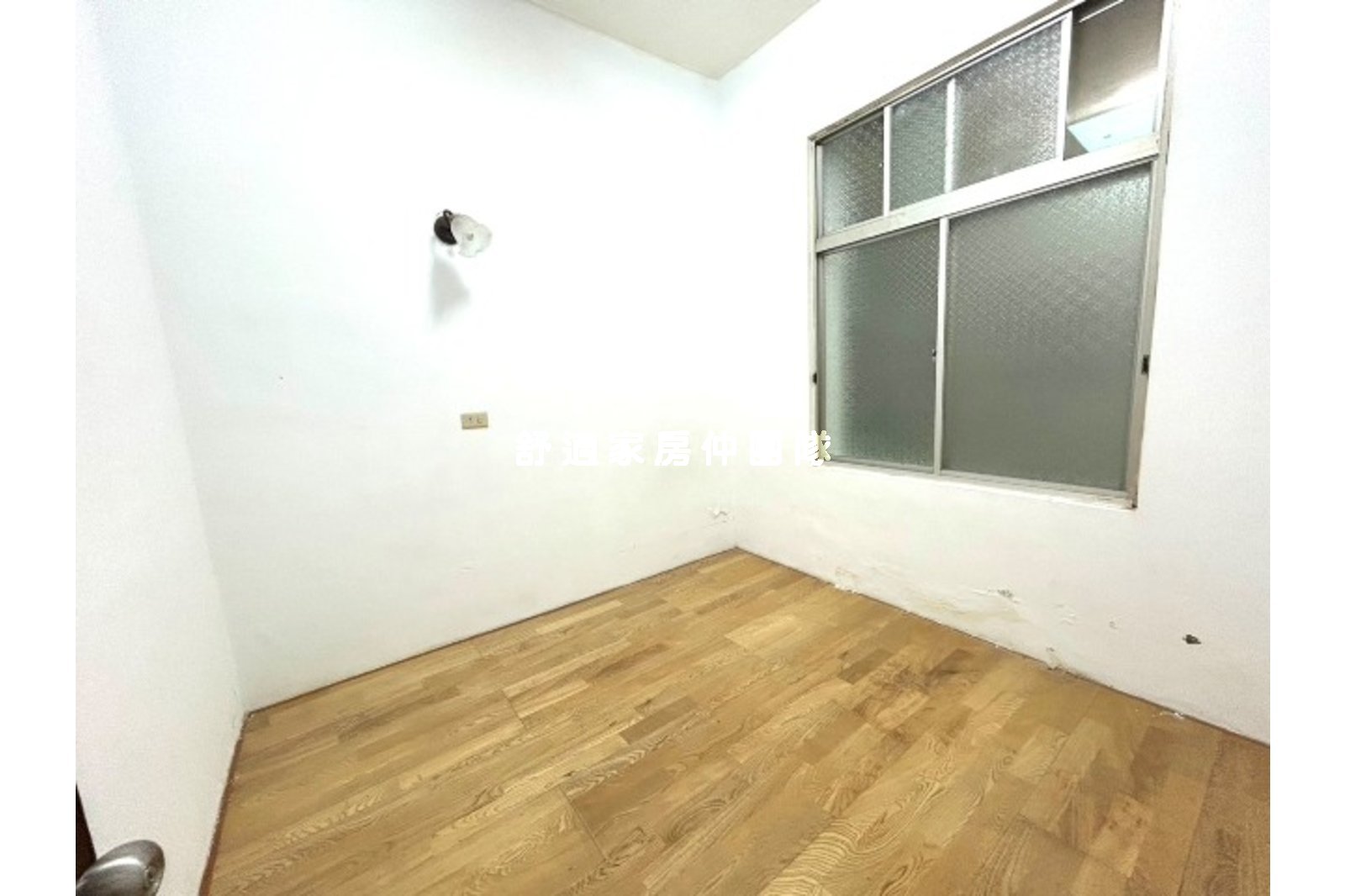 東區稀有活巷採光透天