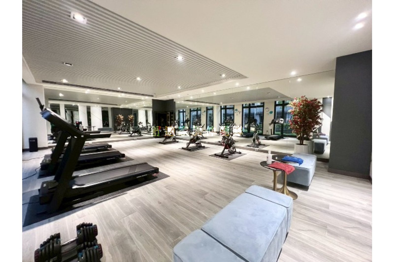 2歲「佳鋐首邑」精裝兩房平車