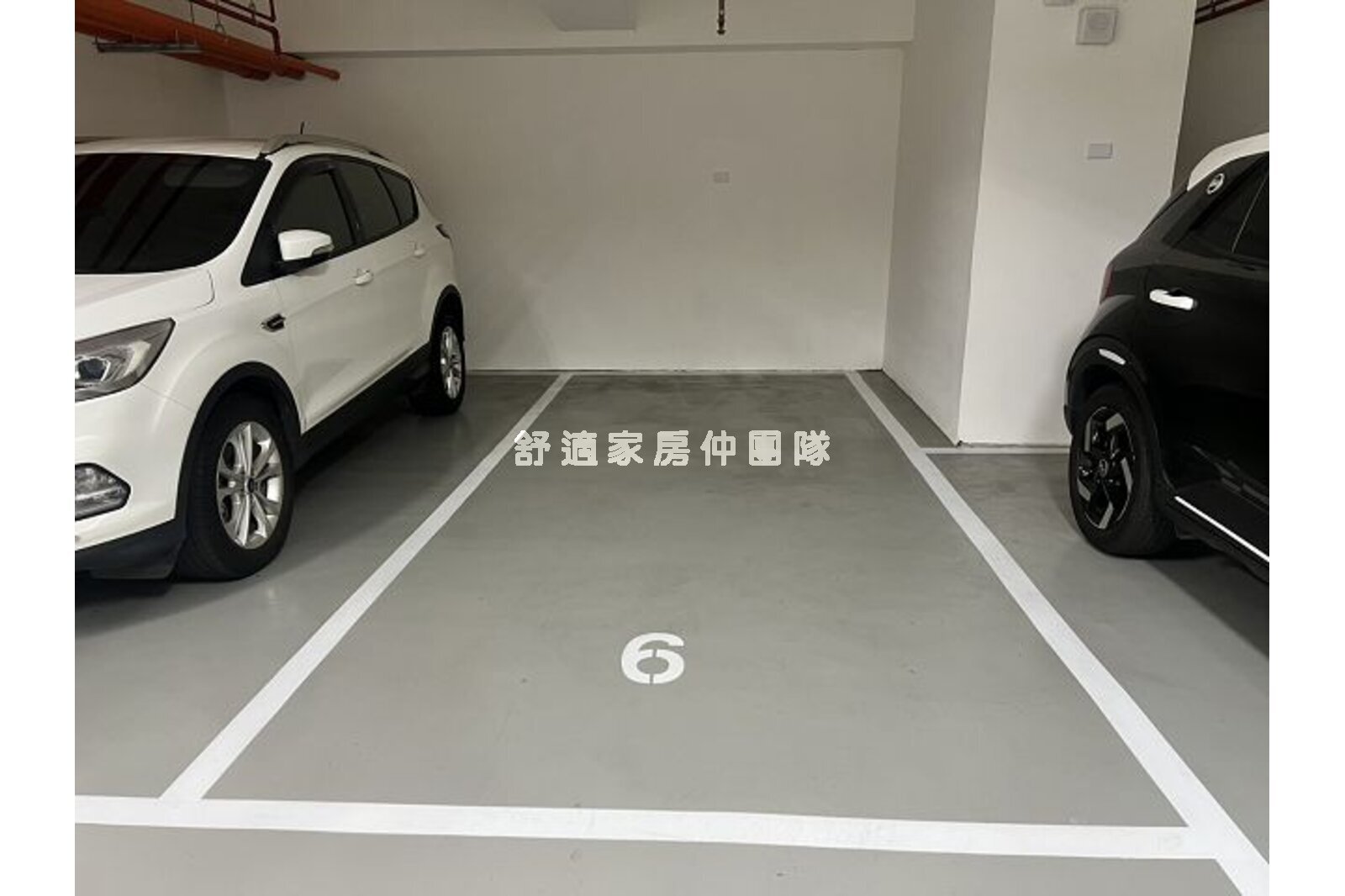 東區築城全新三房平車