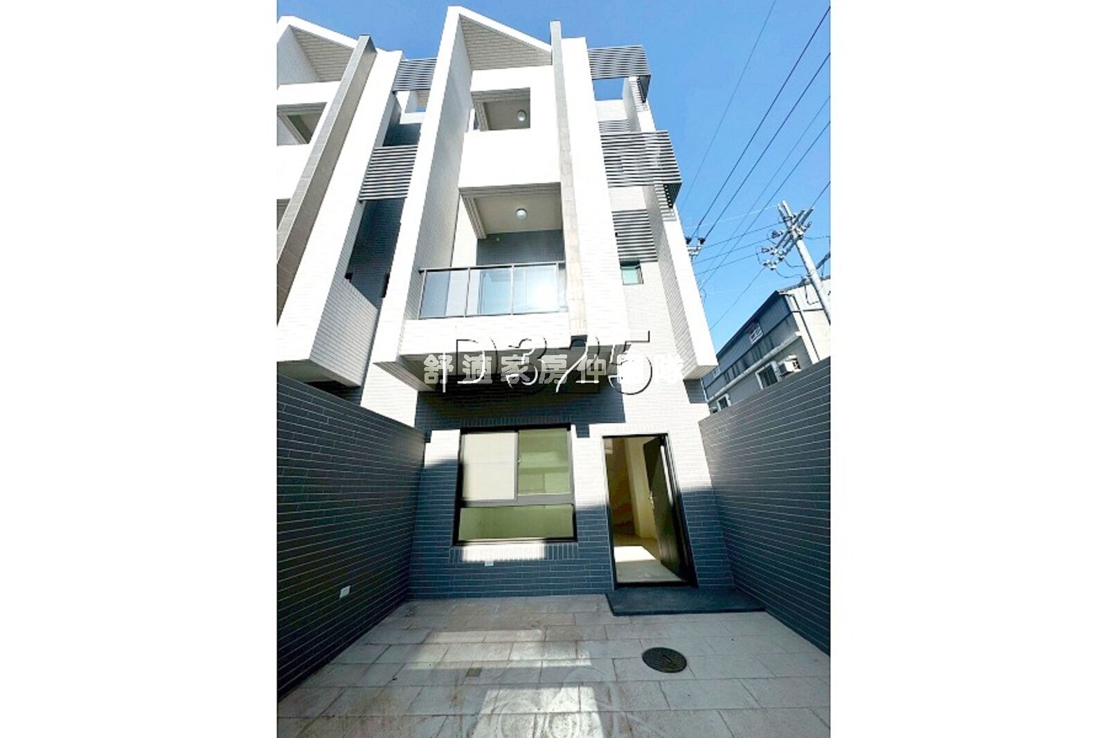 新吉工業區全新完工車庫別墅