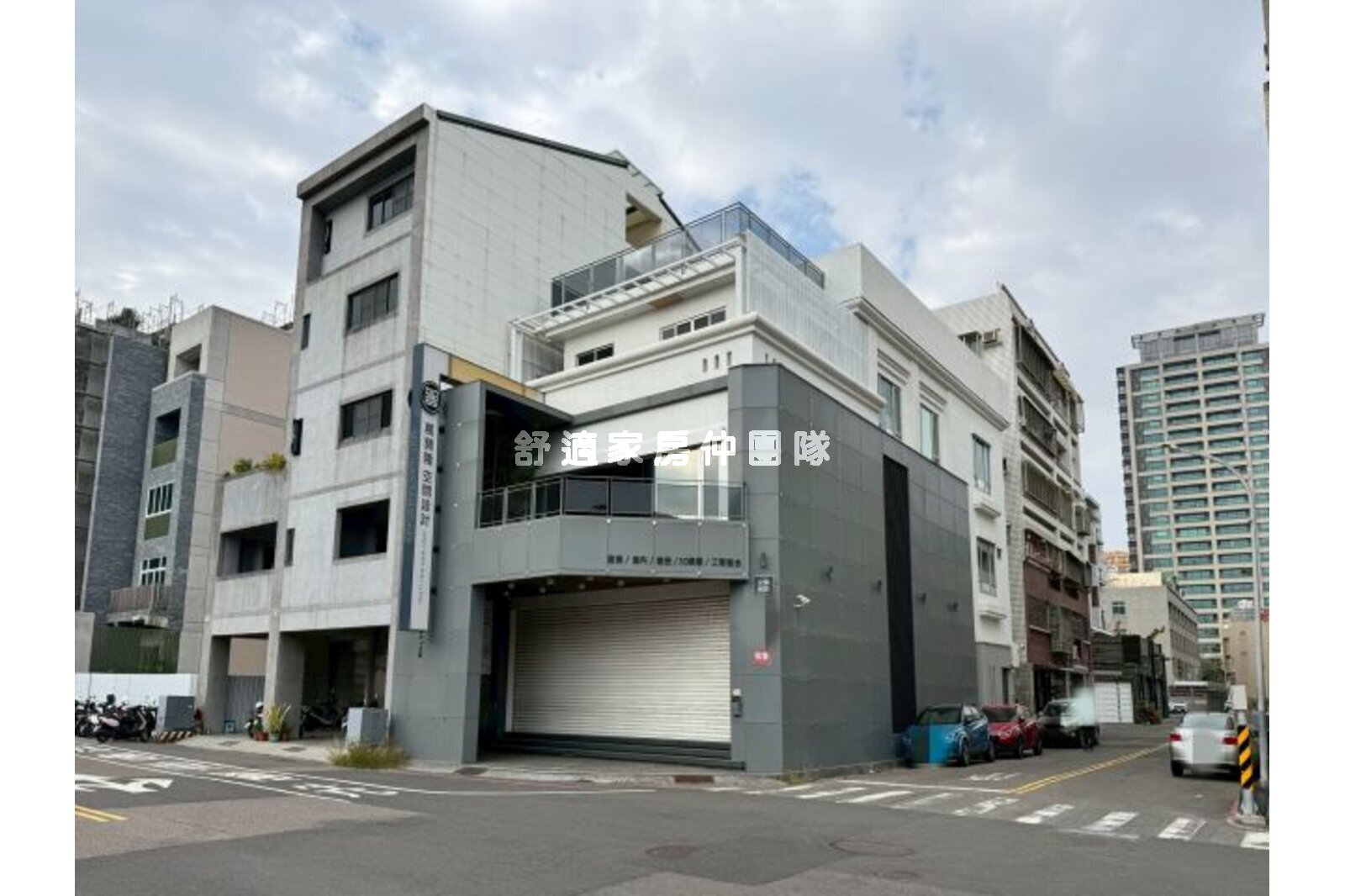 安平稀有朝南角窗百坪電梯店面(租)